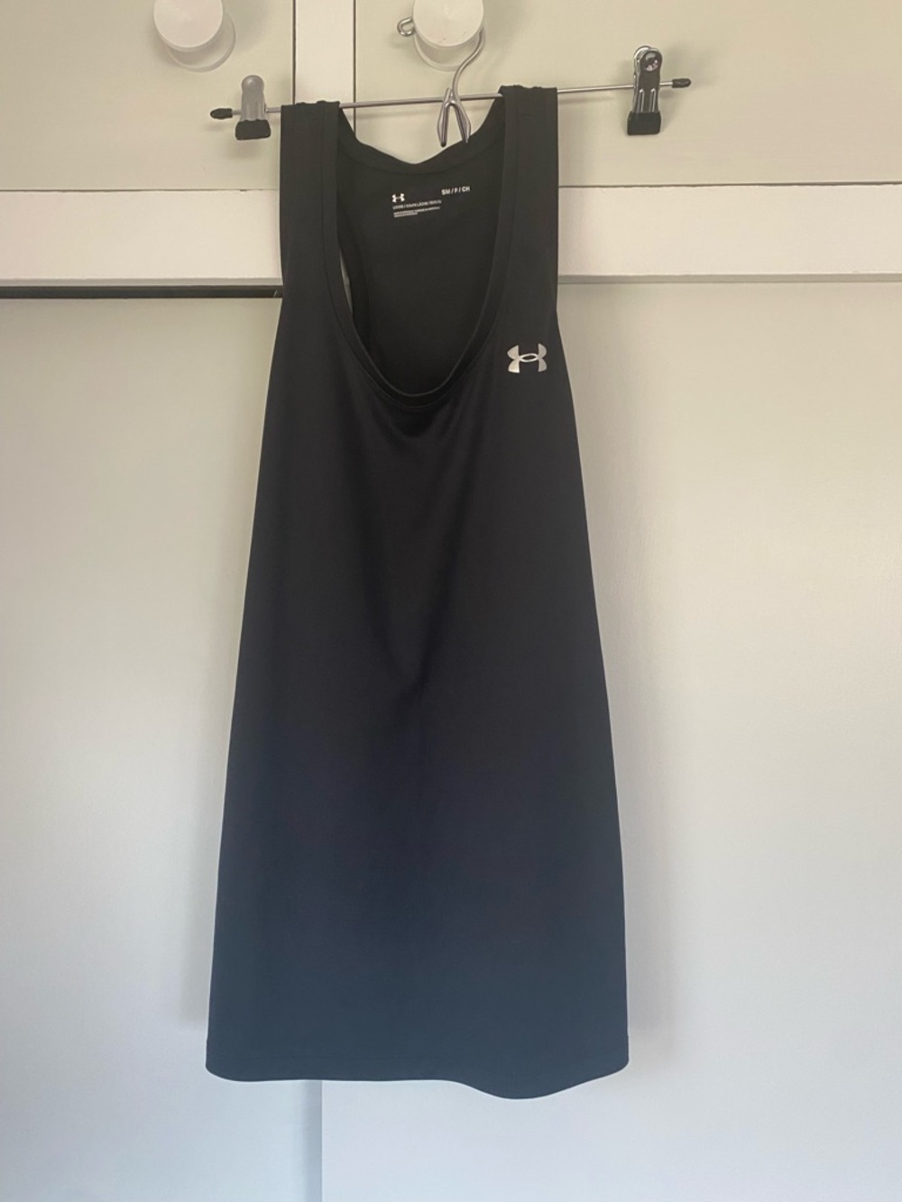 Under Armour Women’s Black Performance Tank Top Loose Fit